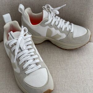 Veja Venturi - white and tan 37